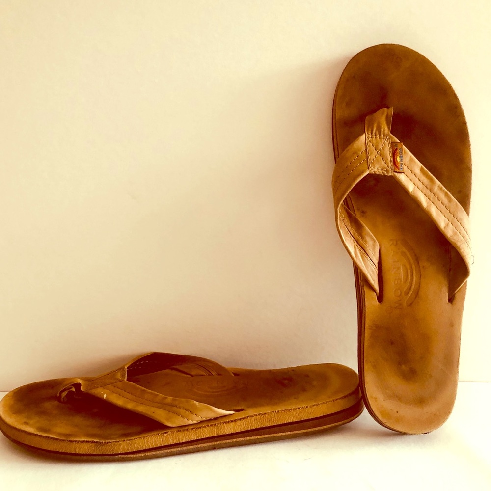 Rainbow 1” thick sole flip flops women’s: 9 tan